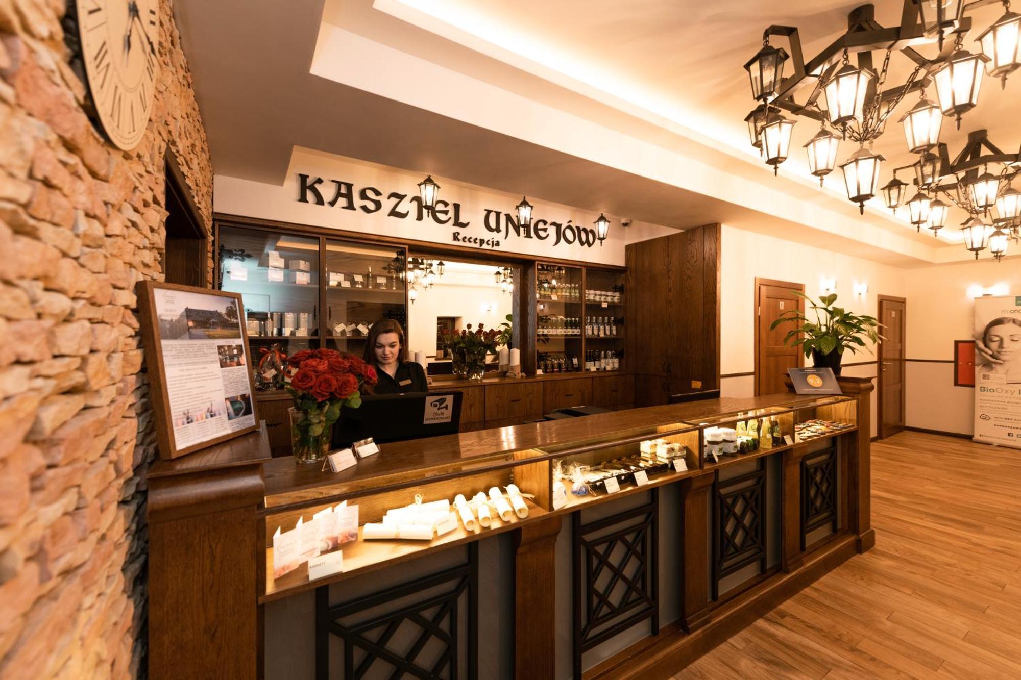 Hotel & Spa **** Kasztel Uniejów Eksteriør billede