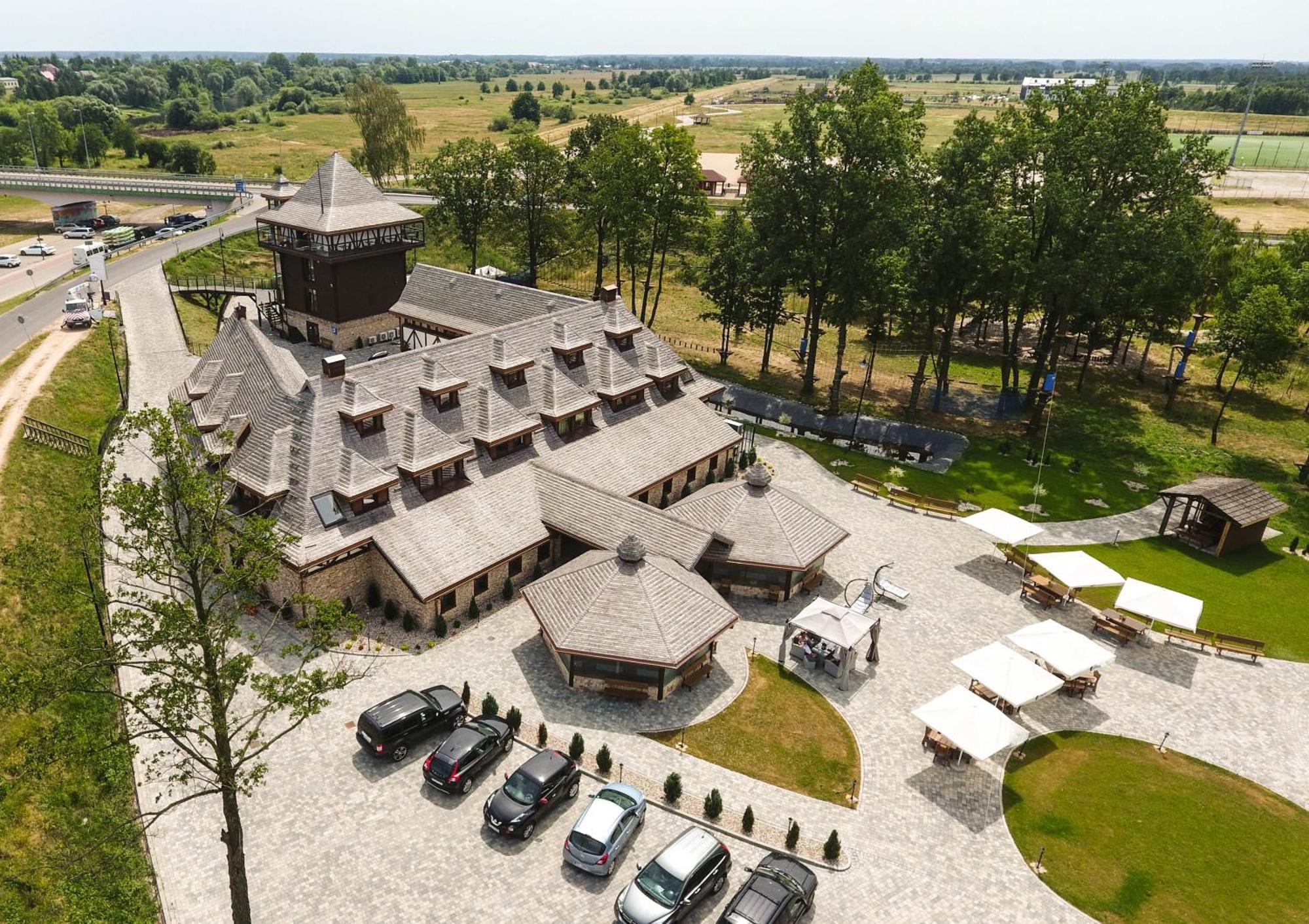 Hotel & Spa **** Kasztel Uniejów Eksteriør billede